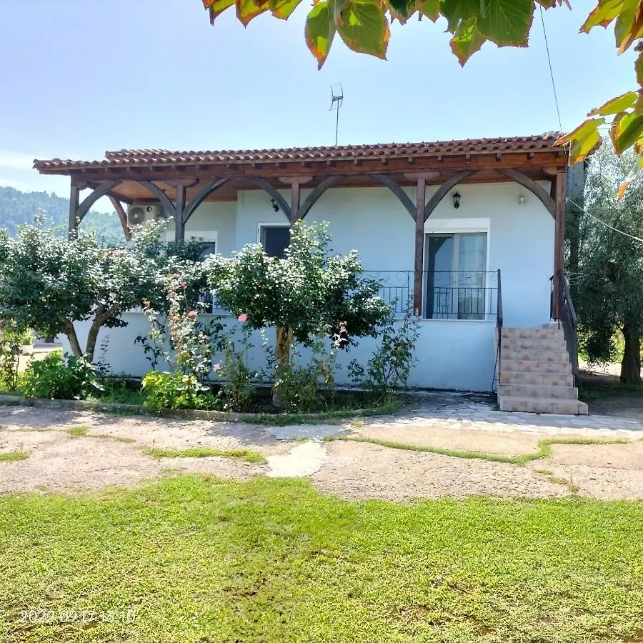 House In Vourvourou With Big Garden For 5 Persons. Villa