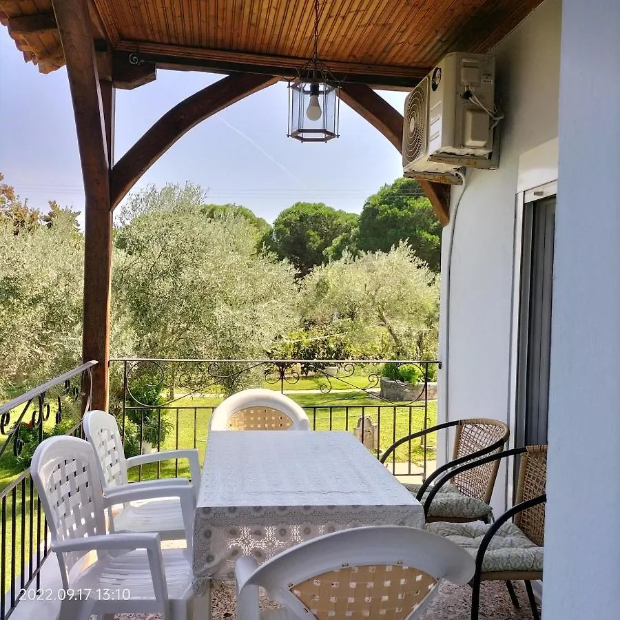 House In Vourvourou With Big Garden For 5 Persons. Villa 0*,